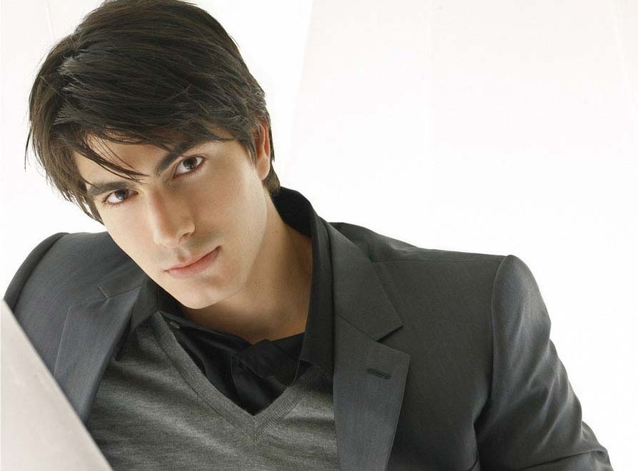 Brandon Routh - biography with personal life, married and affair information. A collection of facts like affair, married, spouse, salary,height,weight, net worth, bio, career, children, rumors,girlfriend,wife and dating