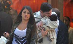 Lioneal Messi Kissing his new baby boy